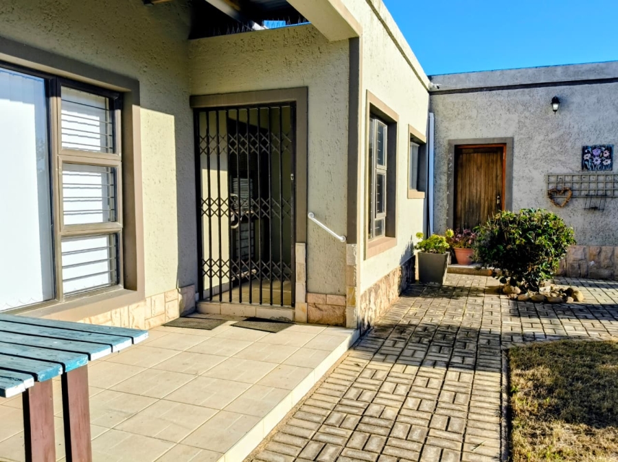 3 Bedroom Property for Sale in Wavecrest Eastern Cape